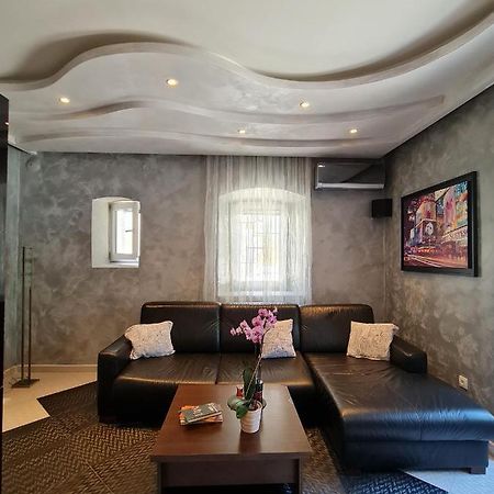 Stone House Apartment Kotor Bagian luar foto
