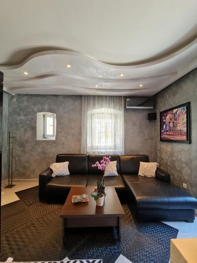 Stone House Apartment Kotor Bagian luar foto
