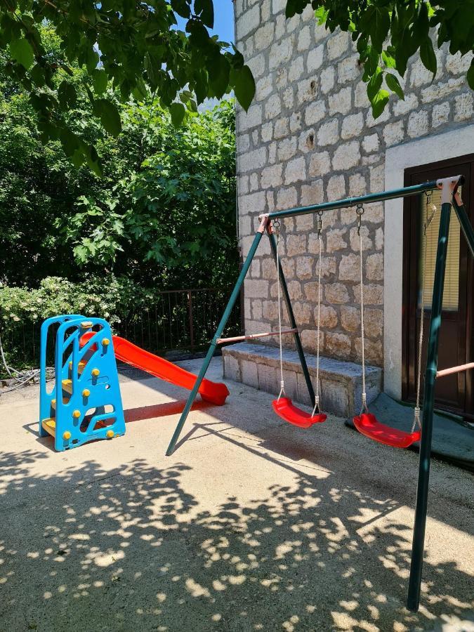 Stone House Apartment Kotor Bagian luar foto